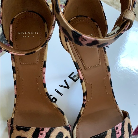 Givenchy Infinity Sandals - Picture 3 of 4